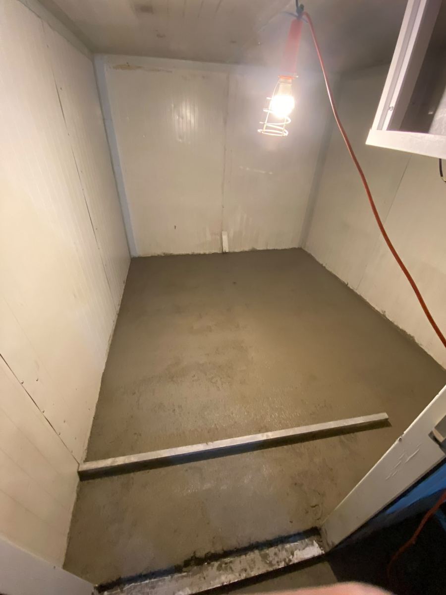 Aynı odanın seramik öncesi şap hali